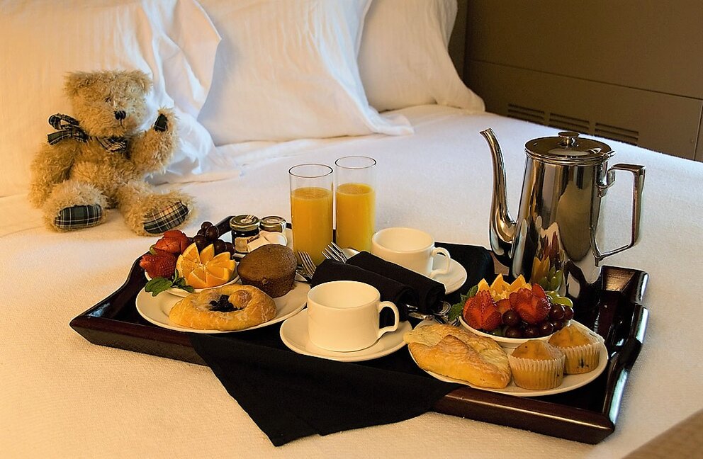 Room Service at King's Pointe Resort