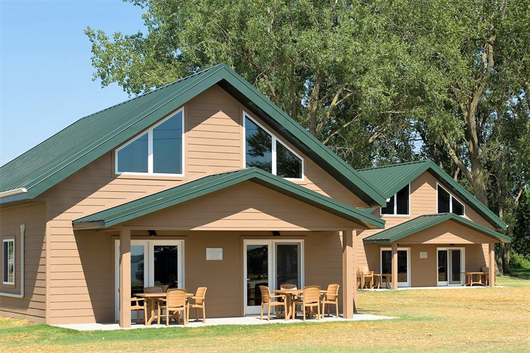 Exterior of one of the Cottages at King's Pointe Resort in Storm Lake, Iowa