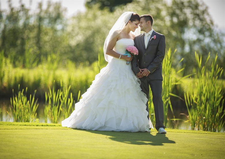 Elegant Weddings at King's Pointe Resort in Storm Lake, Iowa
